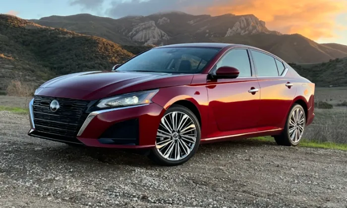 New 2024 Nissan Altima Colors and Specs